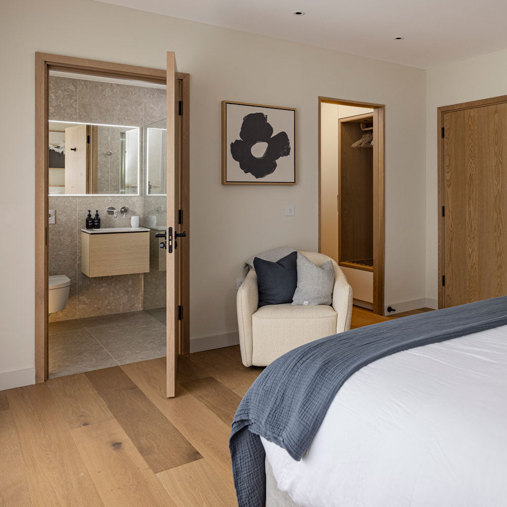 Black & Neutral Poppy