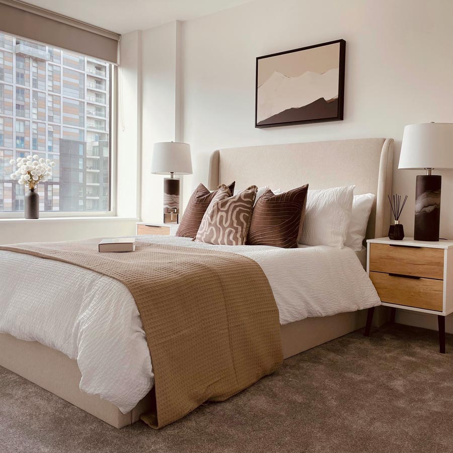 Green Lili Medium / Black Above All