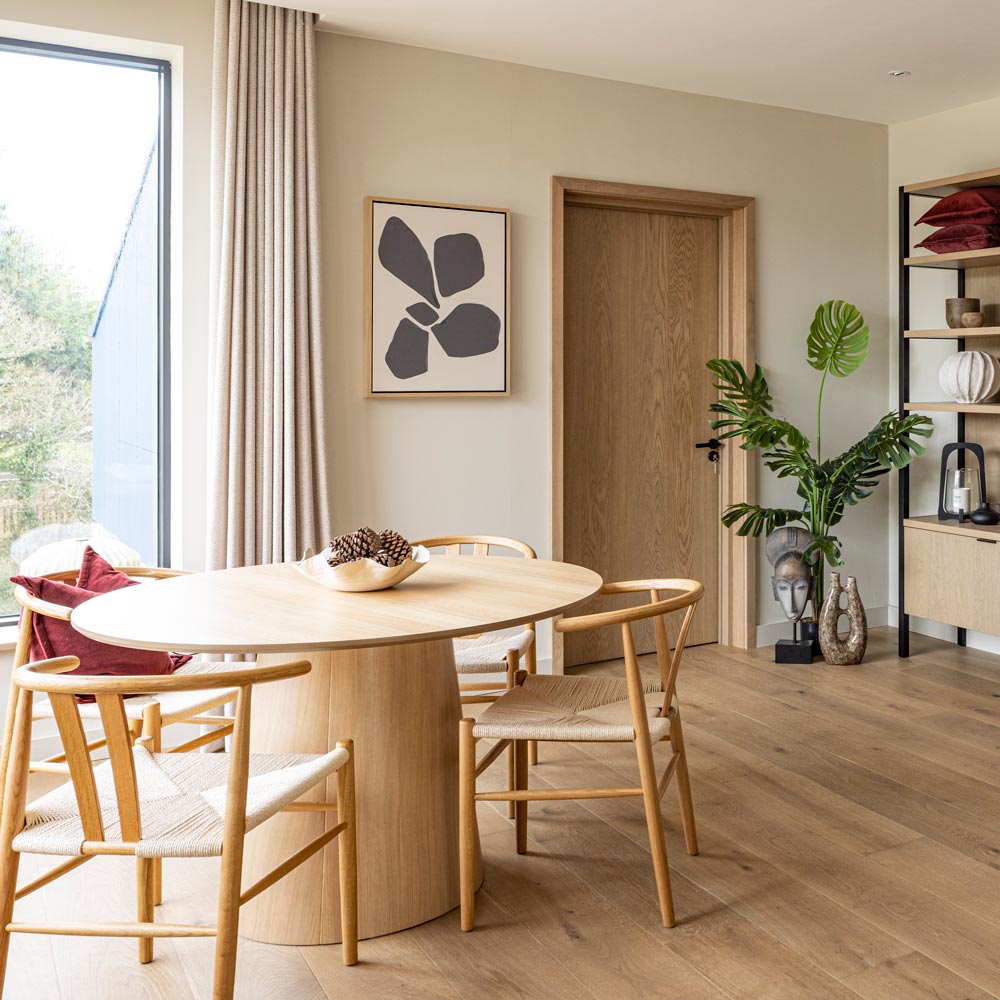 Green Lili Medium / Natural Black Neutral Anemone Flower