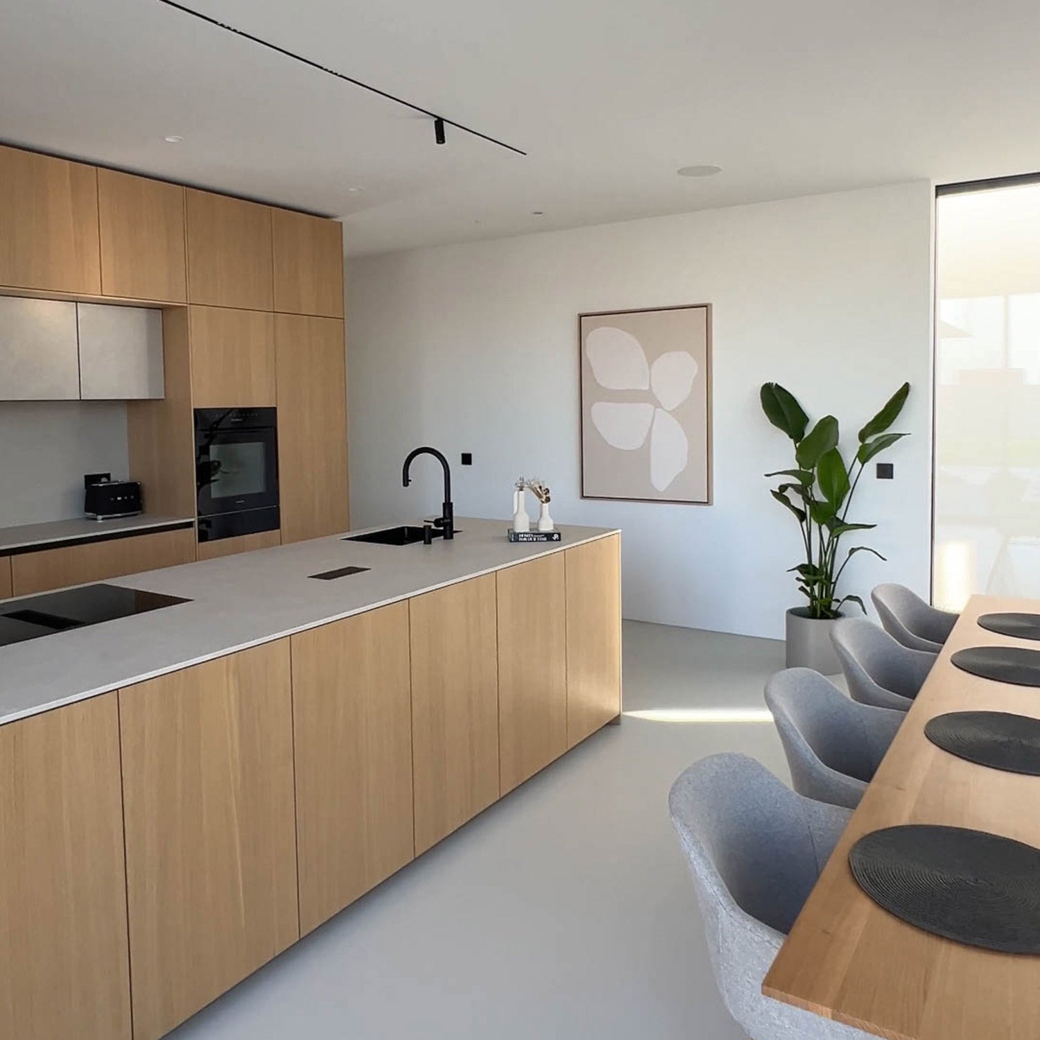 Green Lili Neutral Anemone Flower